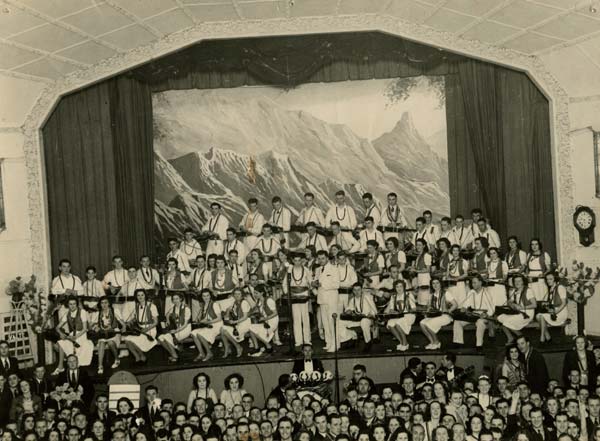 Performers and dancers at Palais Royal