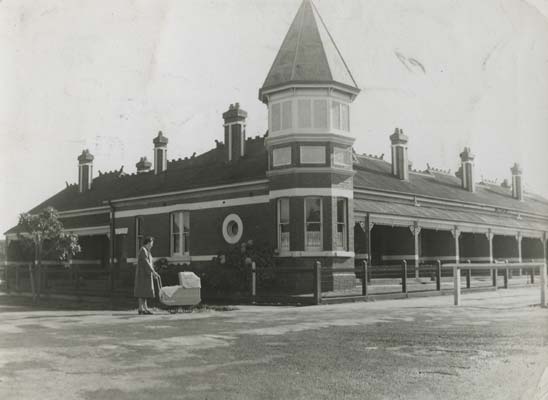 Miller's Homes, La Trobe Terrace, Geelong West, c.1940