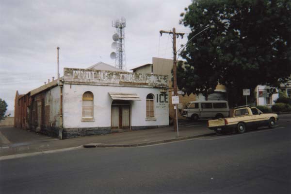Former Pivot Ice Works & Cool Store, c.2004