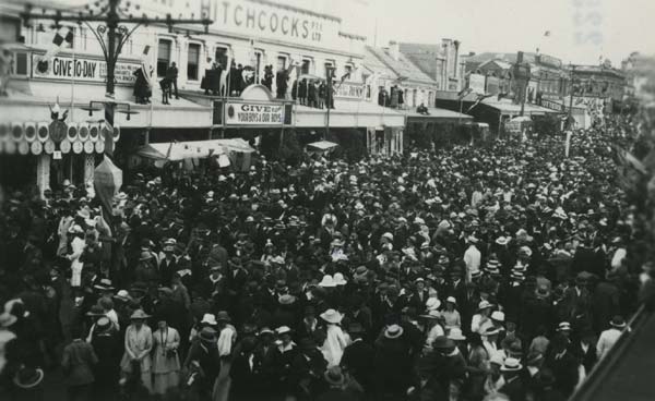 Crowds on Gala Day, 1918