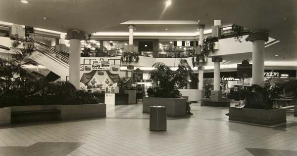 Market Square interior, 1985