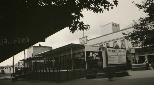 Temporary shops on Lt. Malop Street, c.1984