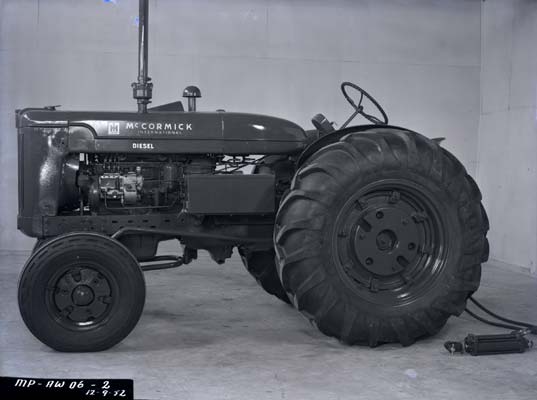 MP-AWD6-2 Super AWD-6 Tractor, International Harvester, 1952