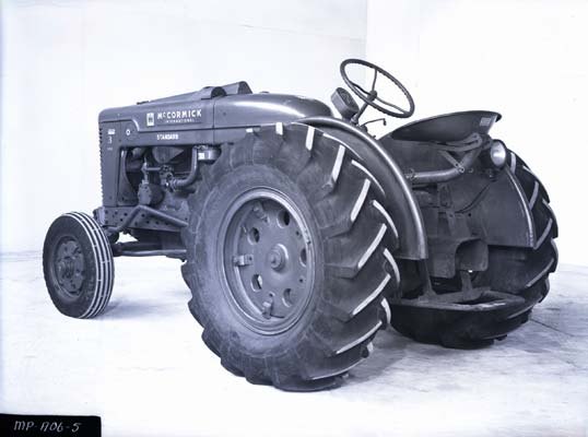 MP-AO6-5 Tractor, International Harvester, 1952